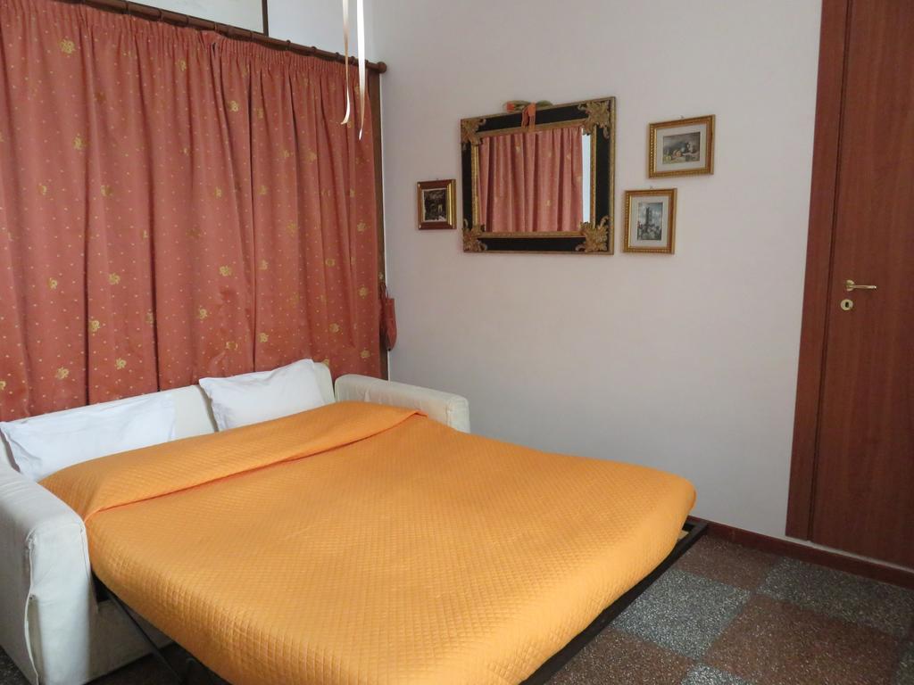 Hôtel Rosy'S à Naples Extérieur photo