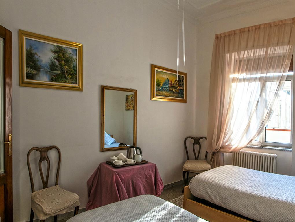 Hôtel Rosy'S à Naples Extérieur photo